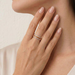 Anillo de granate con diamantes