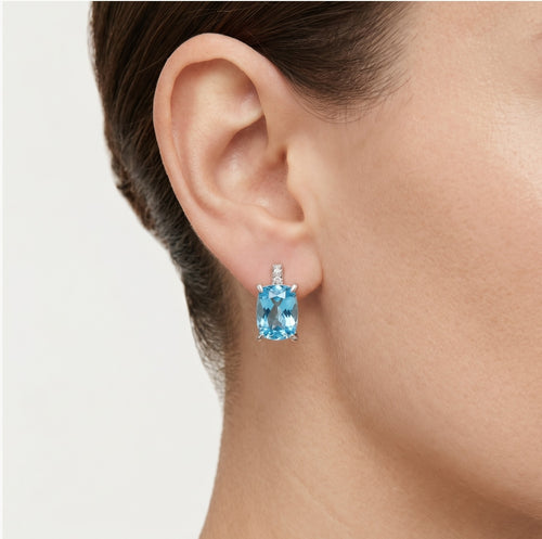 Boucles d'oreilles en or blanc brillant avec diamants et topaze