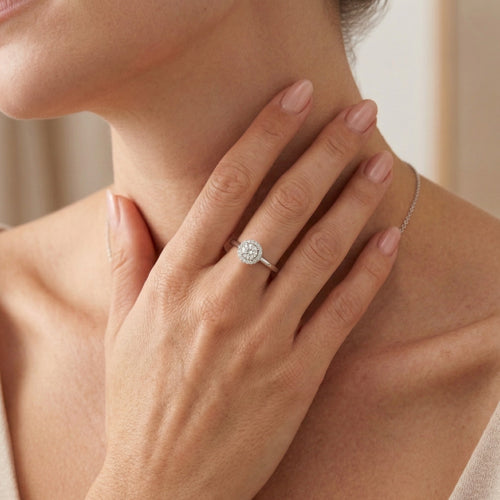 Anillo halo de circonita cúbica redonda