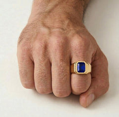 Bague en or jaune avec saphir synthétique rectangulaire