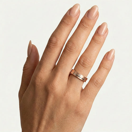 Roségold- und Weißgold-Eheringe