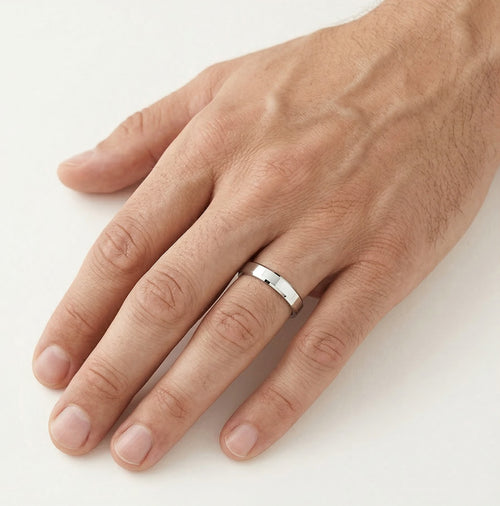 Alliance en or blanc avec bords tombants