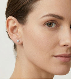 Glänzende Weißgold-Stecker mit rundem Zirkonia