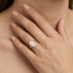 Bague classique en or avec camée