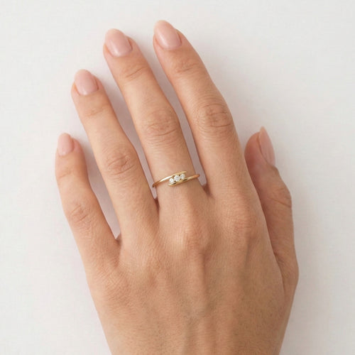 Bague sertie en canal avec diamants