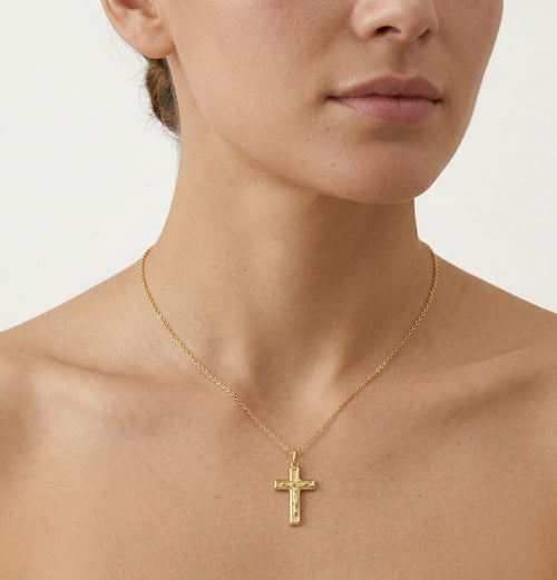 Pendentif croix en or jaune