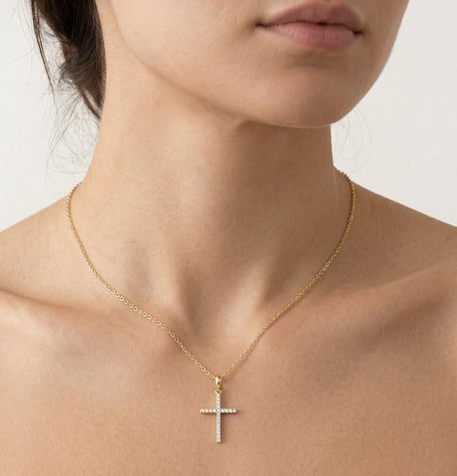 Cruz de oro con diamantes