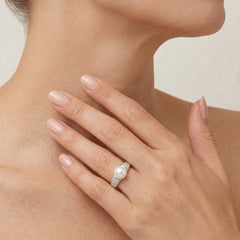 Anillo con perla protegida