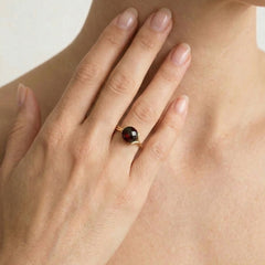 Elegant round cut garnet stylish ring