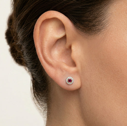 Clous d’oreilles en or avec rubis et diamants
