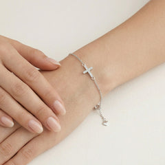 Bracelet en argent avec croix