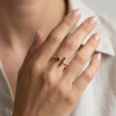 Damen-unfertiger-Goldring-mit-Granaten