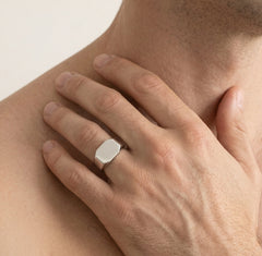 Stříbrný pánský tradiční prsten