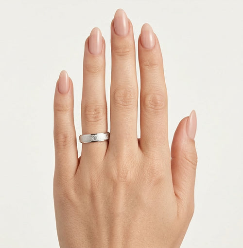 Bague de mariage scintillante en or blanc