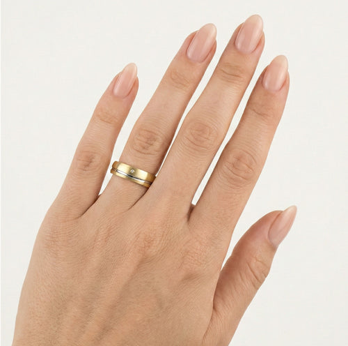 Eleganter zweifarbiger Ehering