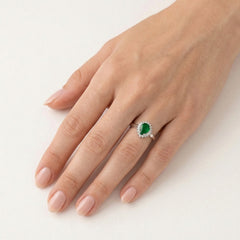 Tropfenförmiger Jade-Ring