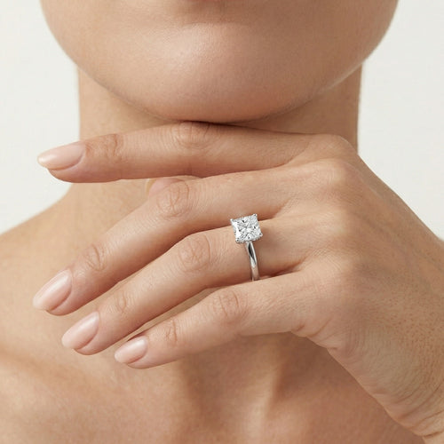 White gold ring with square cubic zirconia