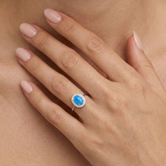 Královský Vintage prsten s modrým opálem