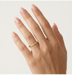 Bague de mariage détaillée en or jaune