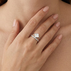 Anillo de plata con perla y zirconia cúbica