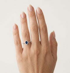 Bague halo en argent sterling avec saphir poire