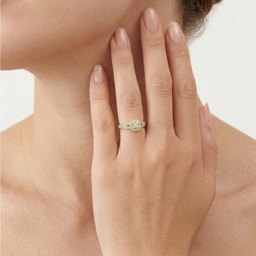 Zlatý prsten s princess diamanty