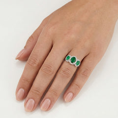 Ring mit drei ovalen Jaden