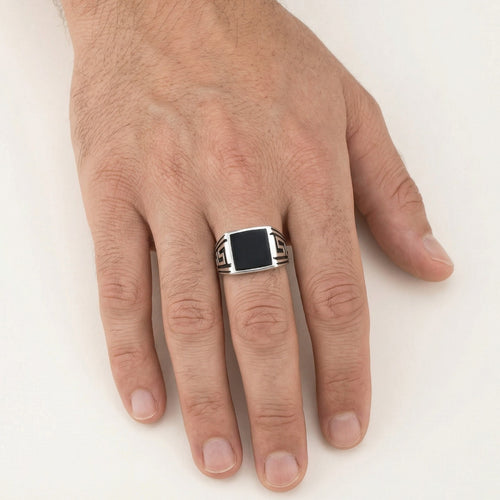 Stříbrný pánský prsten se čtvercovou enamelovou úpravou