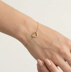 Pulsera delicada de corazón con diamantes