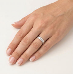 Halb mattierter, halb polierter Ehering