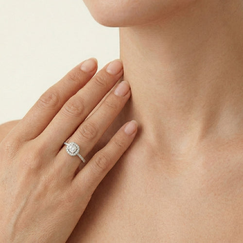Bague de fiançailles scintillante avec diamant