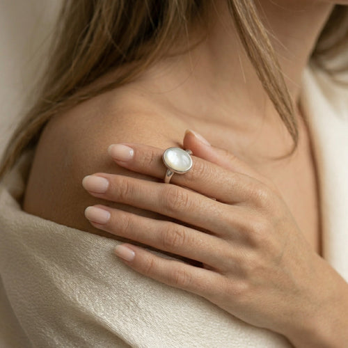 Bague en nacre et or blanc