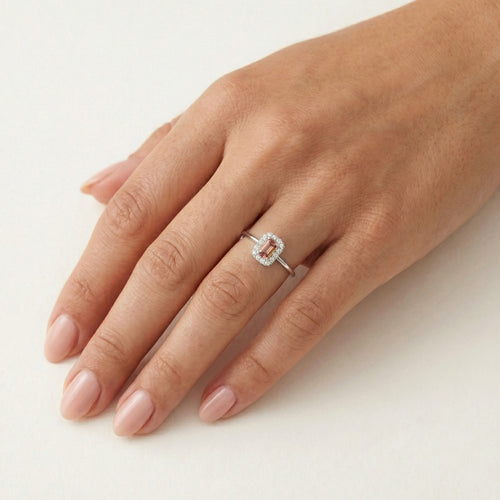 Dámský prsten s královským ametystem a zirkony