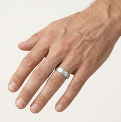 Design de bague de mariage en or blanc