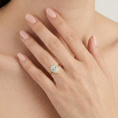 Birnenförmiger Zirkonia-Gelbgold-Ring