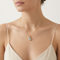 Pendentif en or avec topaze ovale