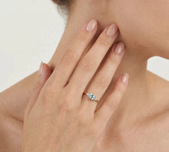 Dreisteinring aus Gelbgold mit Topas und Zirkonia