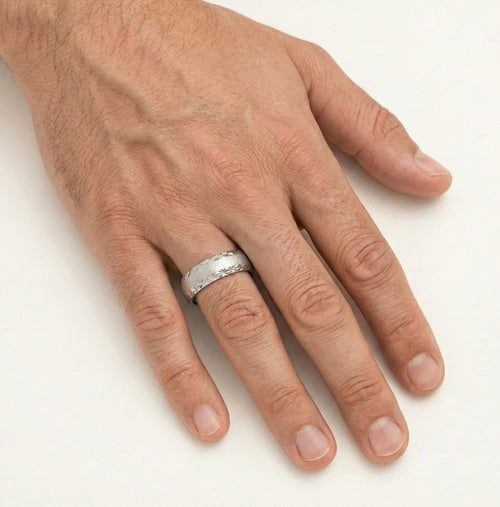 Alliance élégante en or blanc