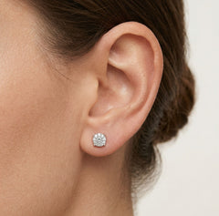 Kulaté diamantové náušnice se svatozáří