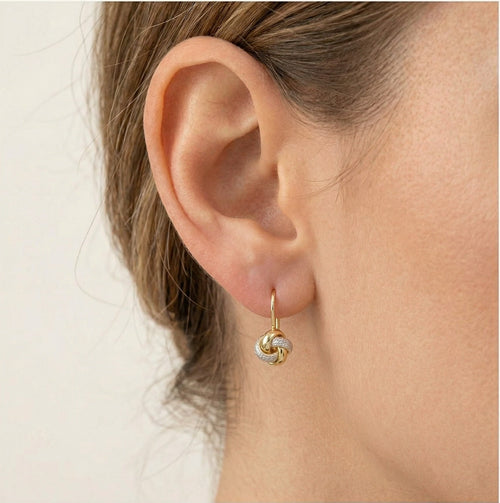 Unikátní zlaté náušnice s motivem uzlíků