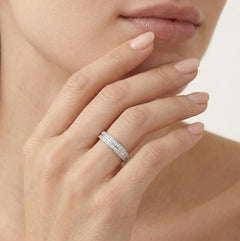 Bague scintillante en argent avec deux rangées de zirconium cubique