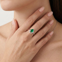  Nefritový prsten s kubickou zirkonií