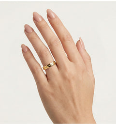 Trauringe aus Gelbgold mit Mitteldetail