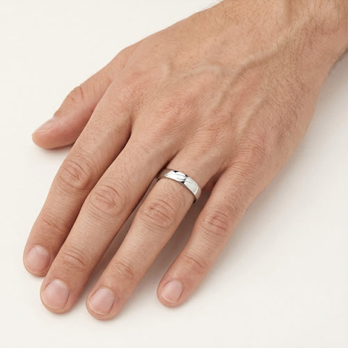 Snubní prsten z bílého zlata s motivem listů