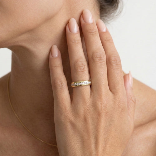 Yellow gold ring with diamonds
