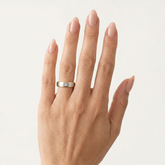 Eleganter Hochzeitsring aus Gelb- und Weißgold