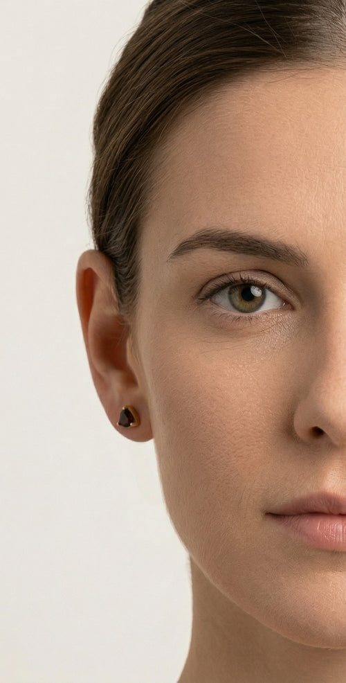 Granátové naušnicee s briliantovým brusem