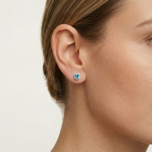 Sterling Silber Halo Ohrstecker mit Blauem Topas