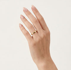 Bague de mariage fine en or jaune intemporelle