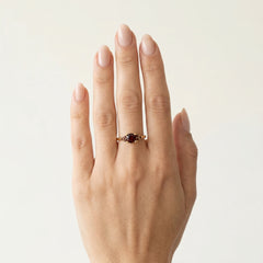 Women gold garnet ring